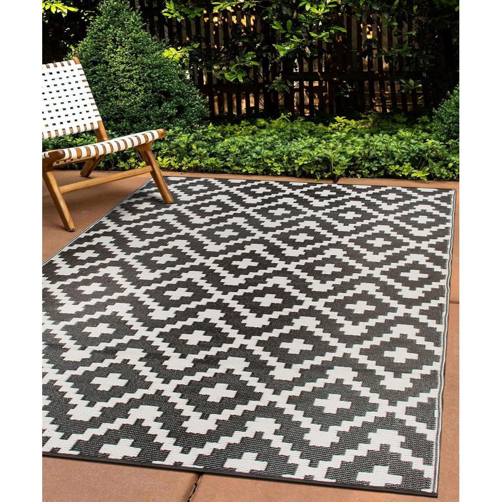 imageRugshop Maui Contemporary Geometric Reversible CreaseFree Waterproof Premium Recycled Plastic Outdoor Rugs for PatioBackyardRVDeckPicnicTrailerBeachCamping Navy 5 x 7Black